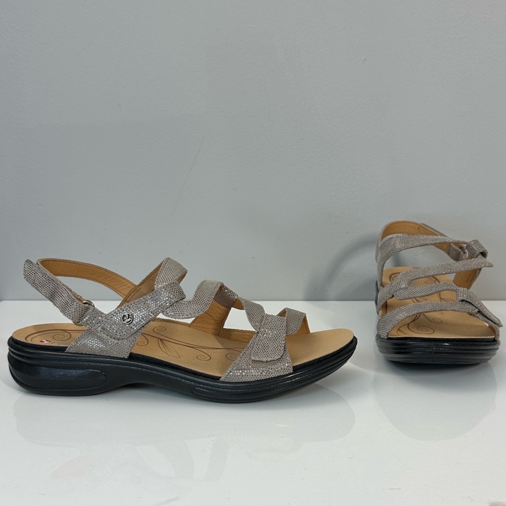 Revere Emerald Champagne Angle Leather Sandals Size 9W
